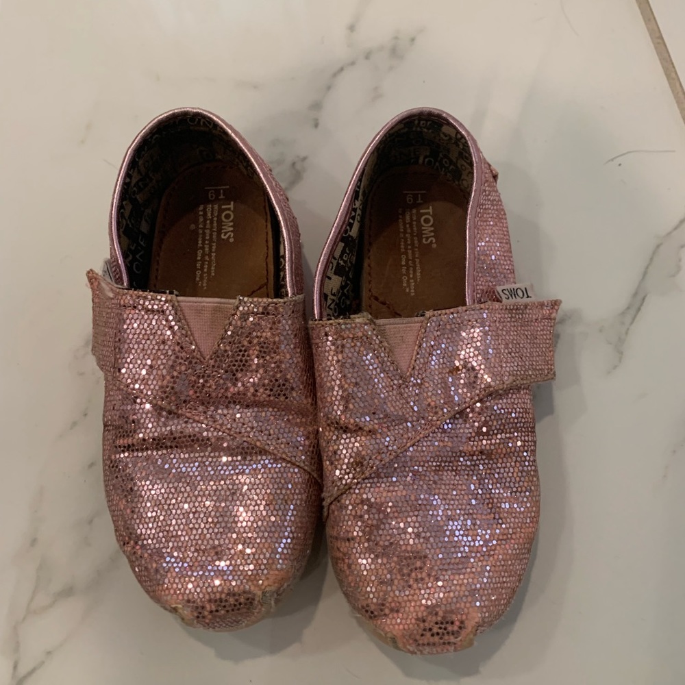 Girls size 9T used pink glitter Toms